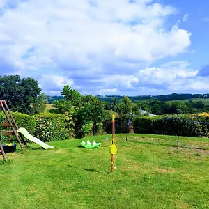 Coet Moru - Rose Hébergement de vacances Credin