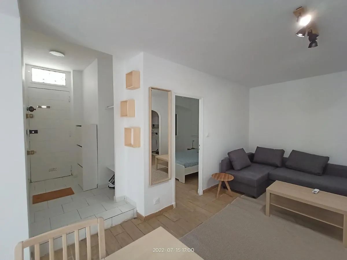 Apartment T2 Renove En Rdc Avec Cour, Intra Muros Avignon France